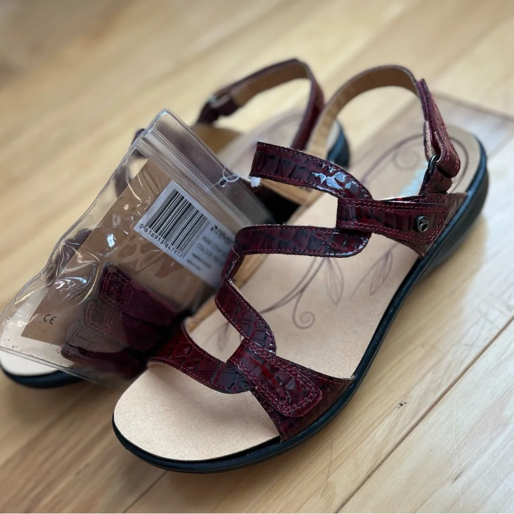 NWT Revere 3-Strap Classic Leather Orthotic Sandals in Miami Red Croc - Picture 1 of 12